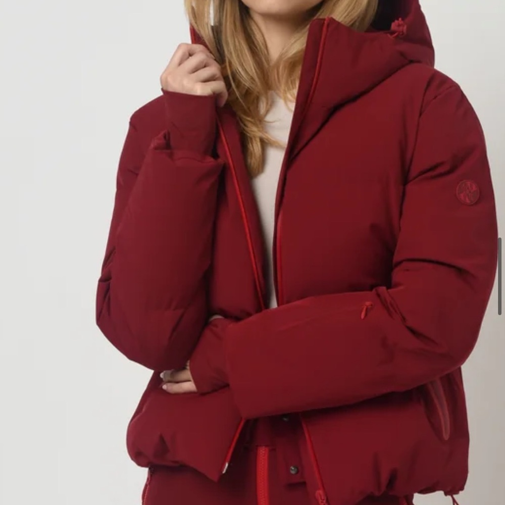 Jorde Women’s Poppy Ski Jacket in Ruby